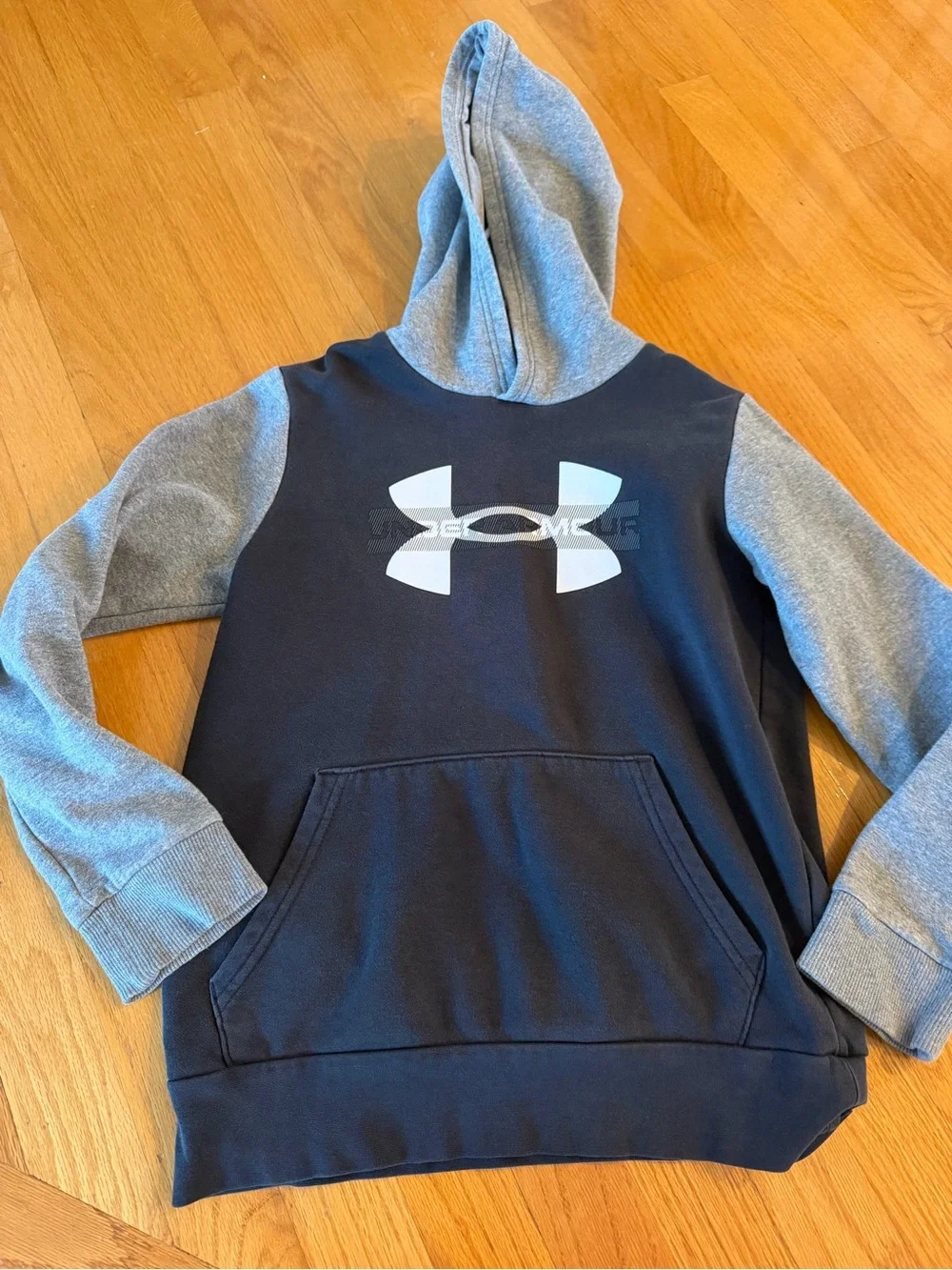 Under Armour Boys' Black & Gray Logo Hoodie YM